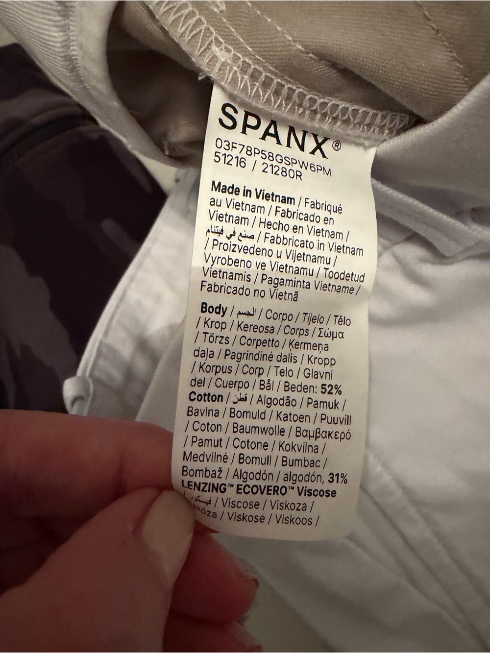 SPANX Women’s Stretch Twill Cropped Straight Leg Pants White Medium Pull-On - Picture 4 of 4